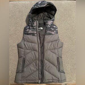The North Face women’s winter puffer vest, size small